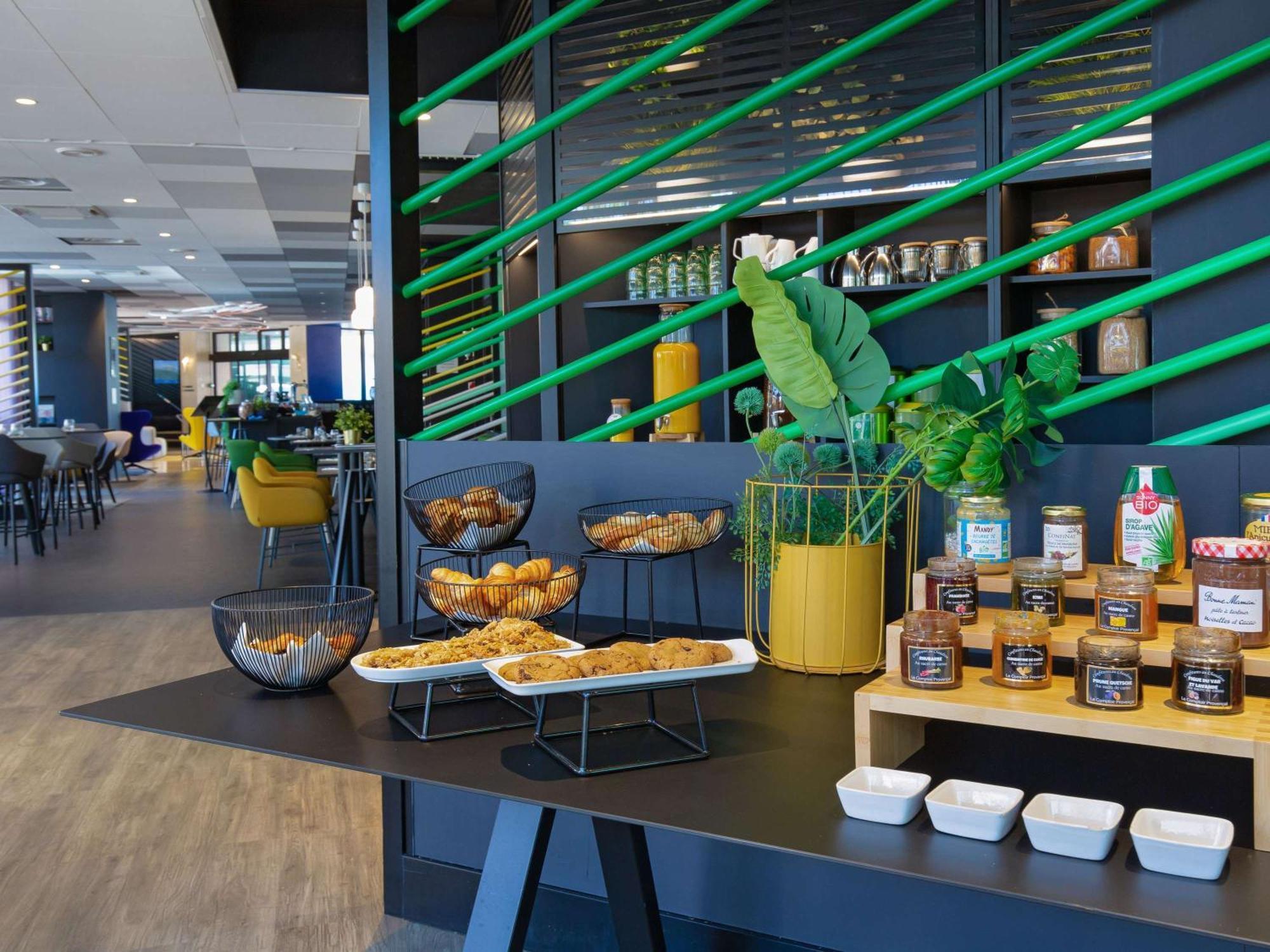 Mercure Hyeres Centre Cote D'Azur Buitenkant foto